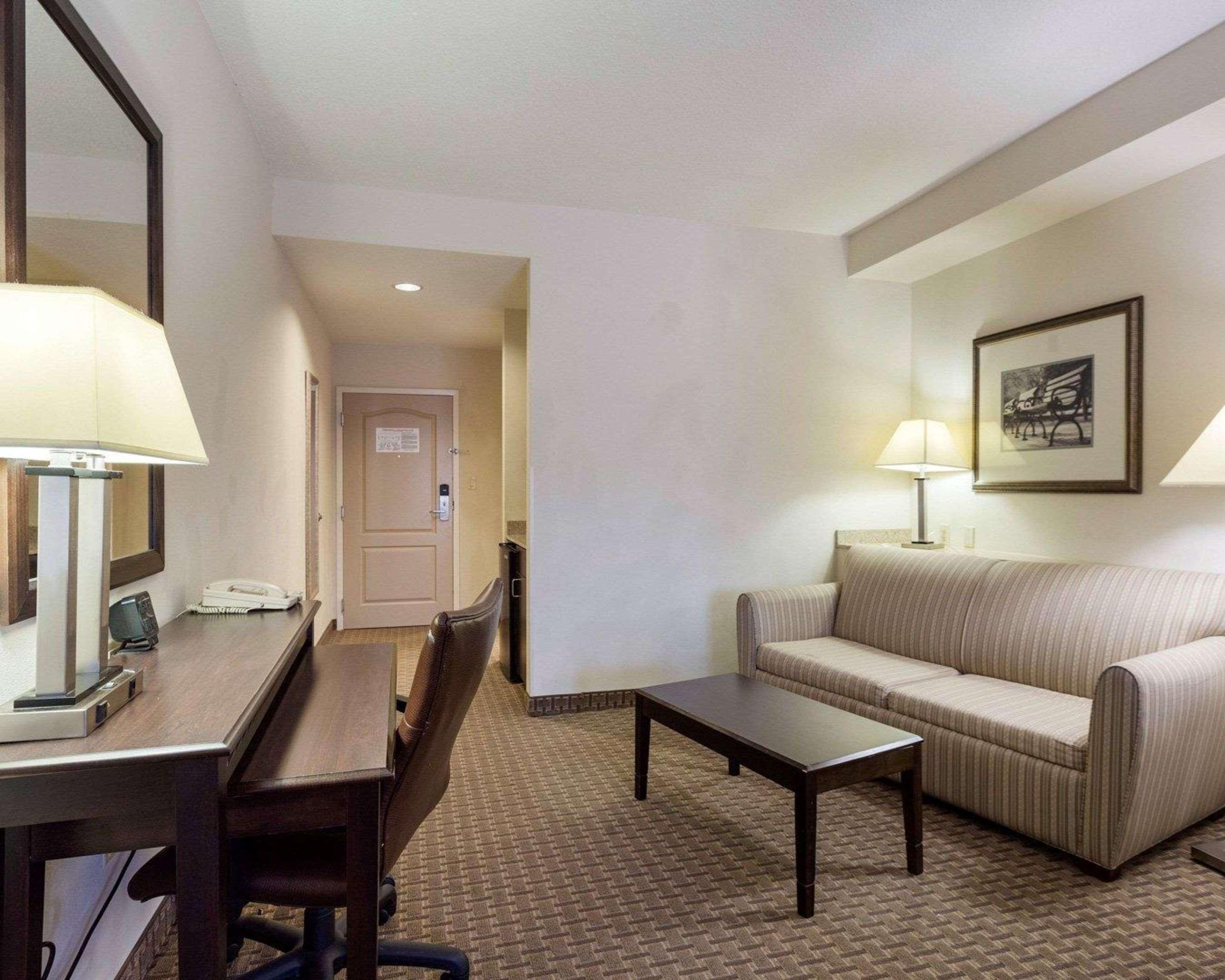 Comfort Suites Olive Branch - Memphis South Экстерьер фото