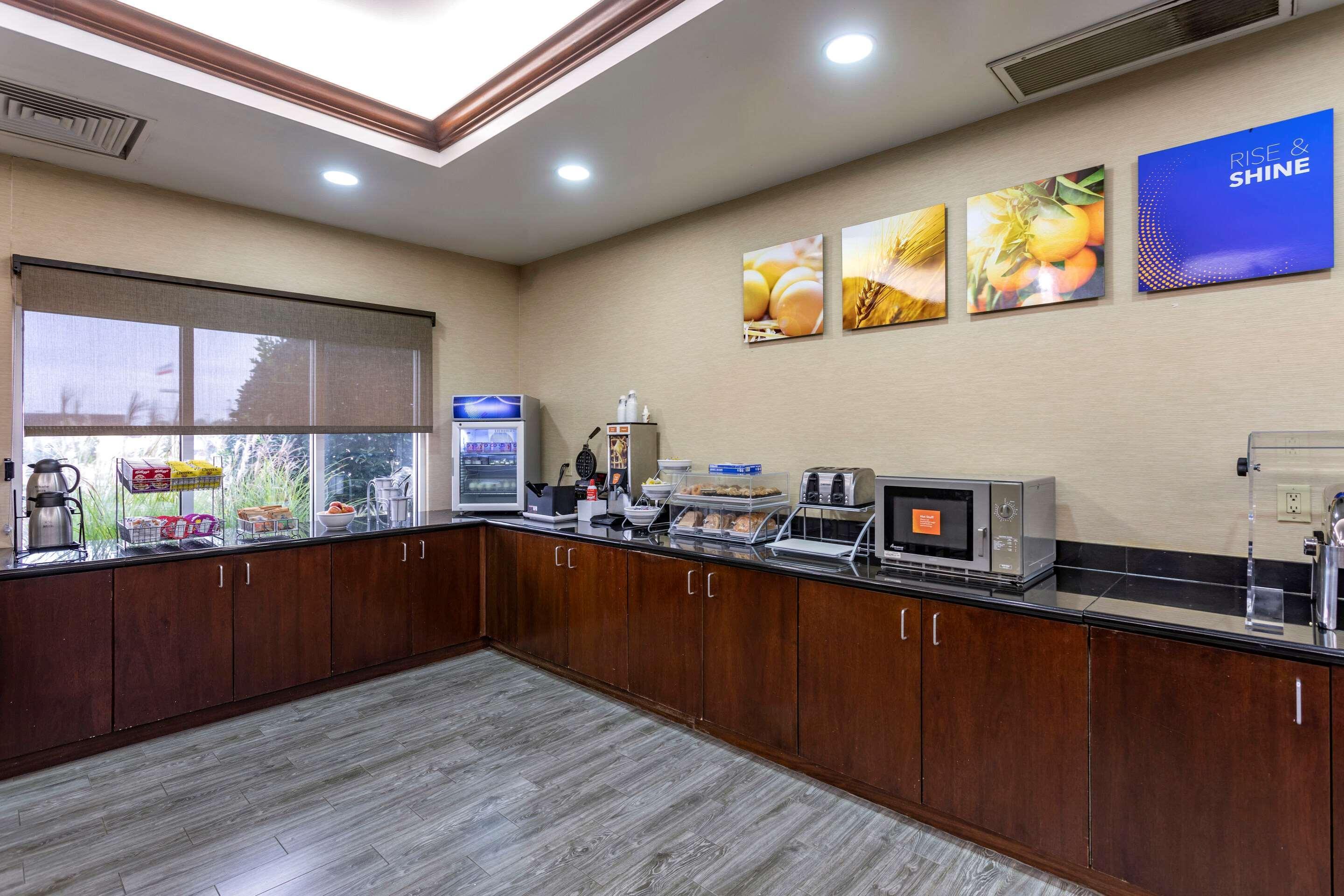 Comfort Suites Olive Branch - Memphis South Экстерьер фото